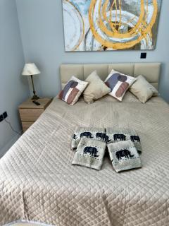Eleni’s Mountainview Central Studio by the Sea - 8