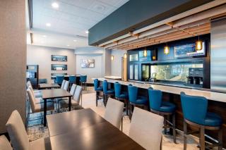 Courtyard by Marriott Boston Brookline - 9