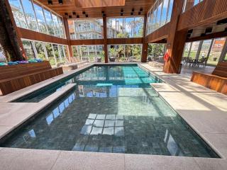 Apartamento impecável, com PISCINA AQUECIDA, 2 suítes em Gramado - 0
