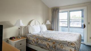 Nautical Mile Resort 1-Bedroom Efficiency Suite - 5