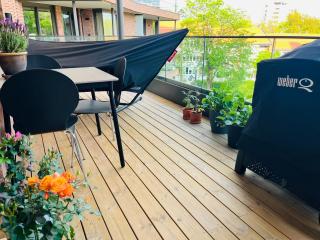 Modern Sunny Apartment with Private Balcony and Parking - 5
