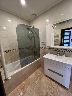 Columna Central Properties - 1