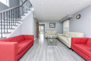 Entire 4BR 3BA Home in Mississauga, Sleeps 10, 10 mins to Pearson Airport - 7