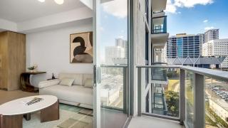 New 1Bed Rooftop pool Gym Best Location - 0