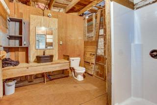 Historic Barn/Lodge and 3 Others - 2 Mi From Town - 1