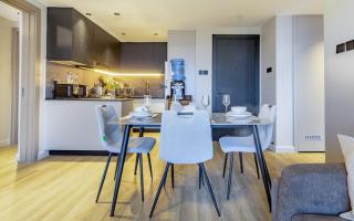 Panoramic Views, Heated Pool - 2BR in Upper Hill - 7