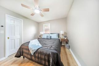 Parma 3 bed 2 bath, king bed - 2
