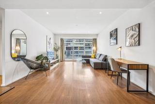 Vision On Morphett 2BR Apartment with Parking - 9