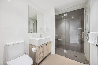 Vision On Morphett 2BR Apartment with Parking - 4