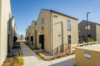 Southern Peaks Stay - 8