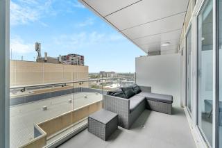 Vision On Morphett 1BR Apartment - 8