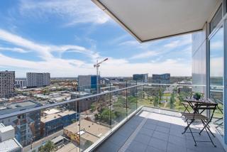 Vision On Morphett 3BR Apartment with Parking - 8