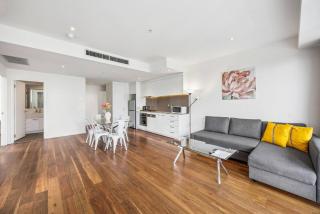 Vision On Morphett 3BR Apartment with Parking - 2