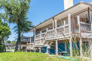 Honky Tonk Hideaway Ozello sleeps 8 waterfront with docks and historical bar room - 3