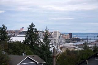 Quiet condo Steps to Tacoma DomeBay & City VIEWS! - 0