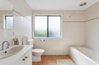 3BR McLaren Vale Stay - 7