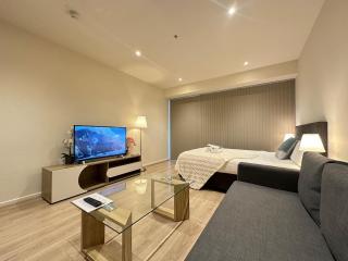Vision On Morphett Studio Apartment with Parking - 7