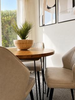 Contractor-Friendly 3BR Stay Long Stay Discounts - 1