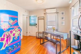 Midtown Sanctuary w Pac-Man - 2