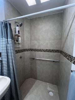 Hidden Gem - Spacious, Quiet & Elegant Home - 6
