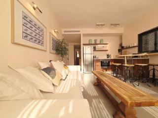New Cozy TLV 2BR Prime Location By SweetyGuest - 8