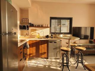 New Cozy TLV 2BR Prime Location By SweetyGuest - 6