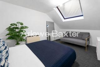 Cozy 2-Bed Modern Escape in Reading - 7