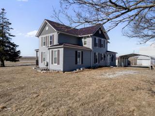 Pet-Friendly Historic 4BR Home in Illinois - 2