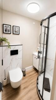 Central Apartments Cannock - 9