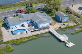 Back Bay Waterfront Pool Dock & Amazing Views - 8