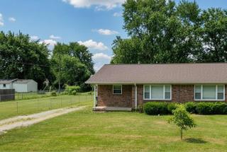 Newly Remodeled Cozy Home Minutes to Downtown-Family Friendly - 8