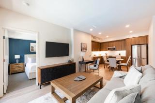 Landing Apartments - 4th plus J - 7