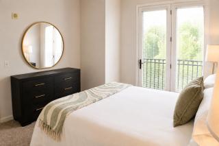 2 Bedroom 2 Bath - 5