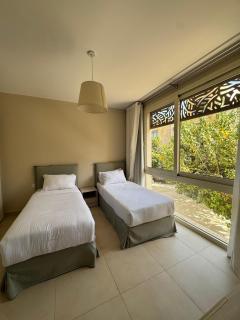 Mangroovy 2BD Pool with a Sea View - 7