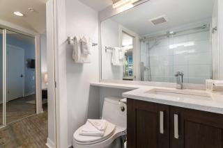Luxury 2-Bed Whistler Village - 3