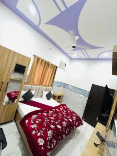 Shree Radhe Radhe Hotel - 5