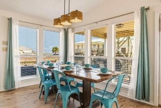 Serene 3BR Home Ocean Views Great Location - 8