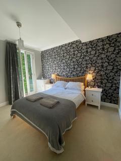 Private en-suite room, self check in - 2
