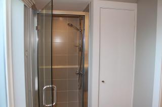 Private en-suite room, self check in - 5