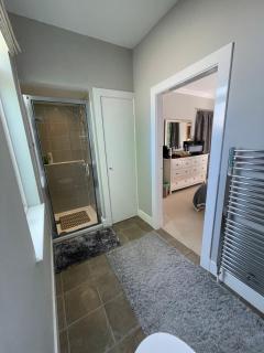 Private en-suite room, self check in - 7
