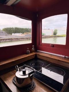 Boat adventure 1hr from Paris - 9