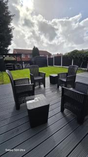 Affluent Living Property perfect for contractors & individuals Free Parking - 4