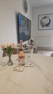 Premium 2 Bedroom Apartment - 8