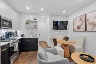 Chic 2BR NYC Access & World Cup Stay with Parking - 7