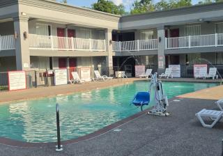 HomeTowne Studios by Red Roof Bordentown - McGuire AFB - 2