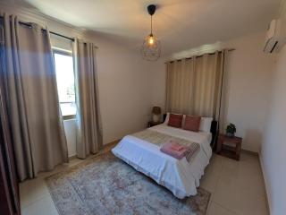 Spacious 3BR, Minutes from West Hills Mall - 6