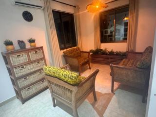 Spacious 3BR, Minutes from West Hills Mall - 3