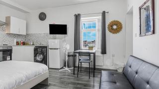 Cosy & Comfortable City Centre Studio - 8