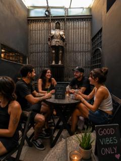 Castle of Vibes - Hostel - 9