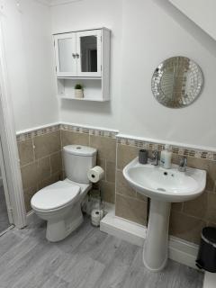 CrewHouse Birmingham Sleeps 3 Free Parking - 3